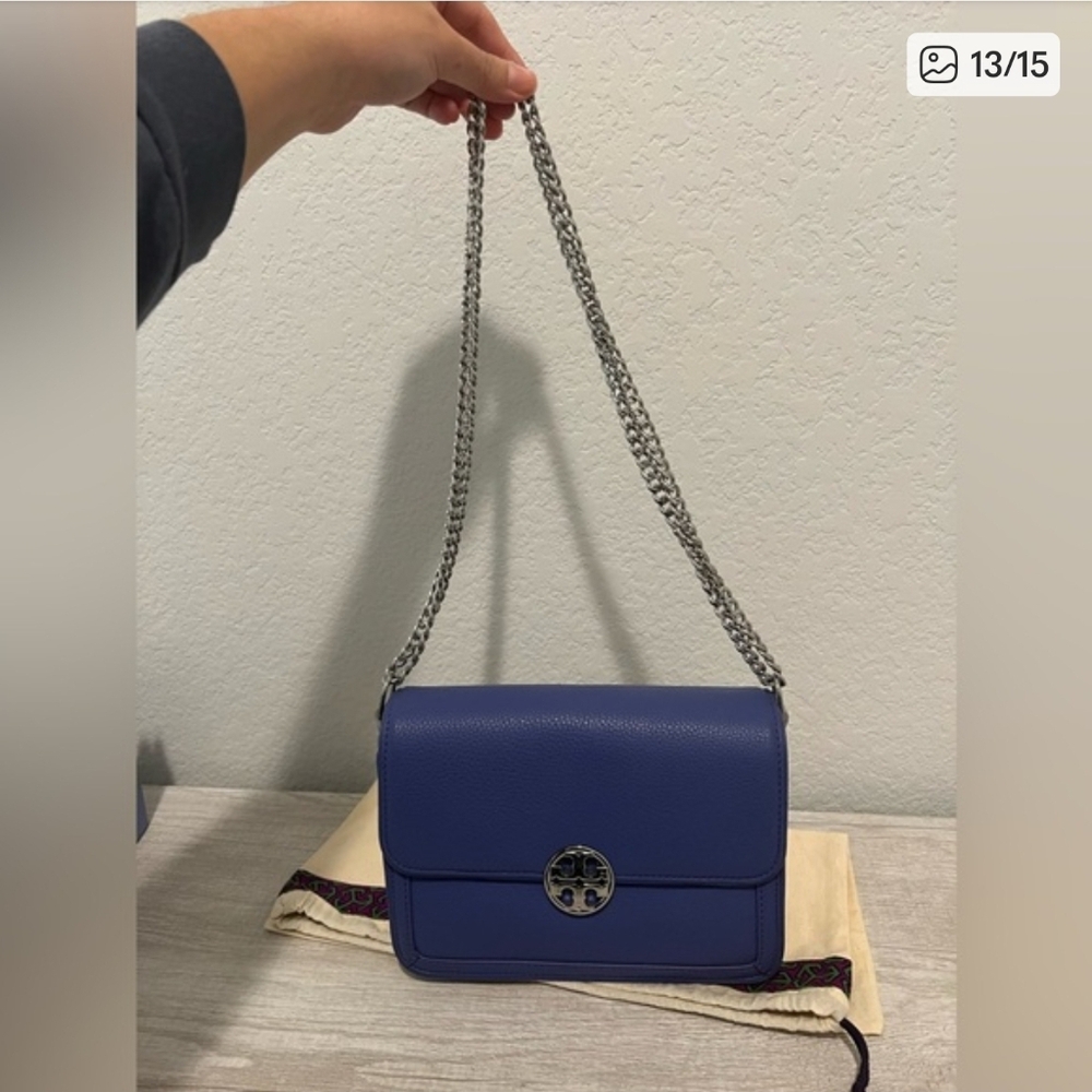 Tory Burch Duet Chain Micro shoulder purse bag in Marlon blue pebbled leather - Picture 13 of 15